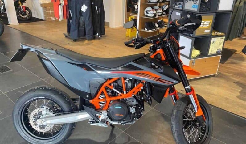 2021 KTM 690 SMC R