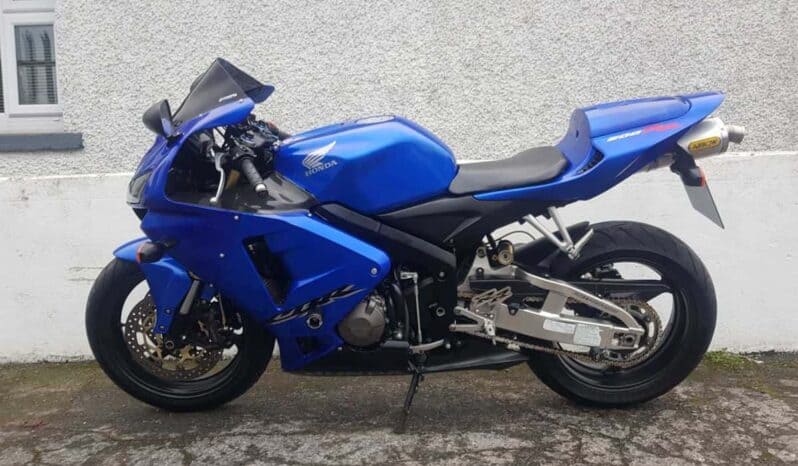 
								2005 Honda CBR600RR full									