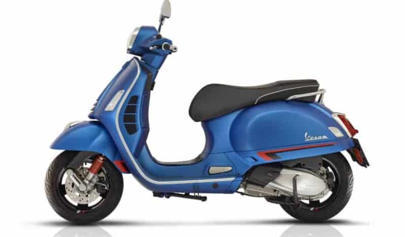 
								2022 Vespa GTS 300 Super Sport full									