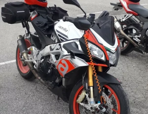 
								2015 Aprilia Tuono V4 1100 Factory full									