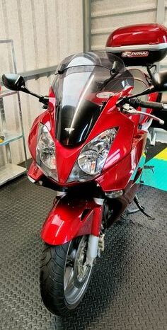 
								2007 Honda VFR800F full									