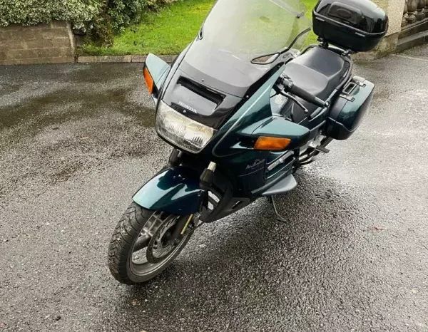 
								1999 Honda ST1100 full									