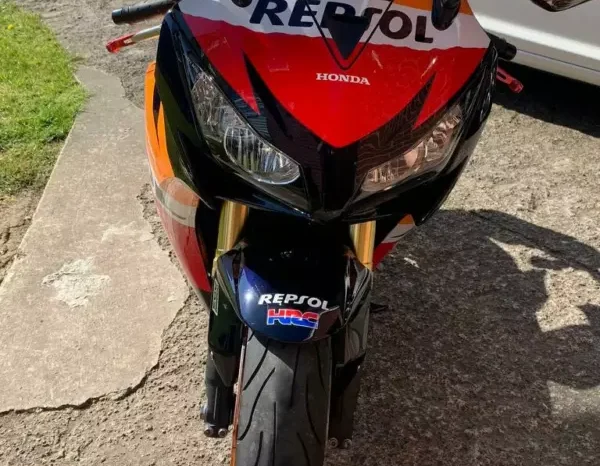 
								2013 Honda CBR1000RR Repsol full									