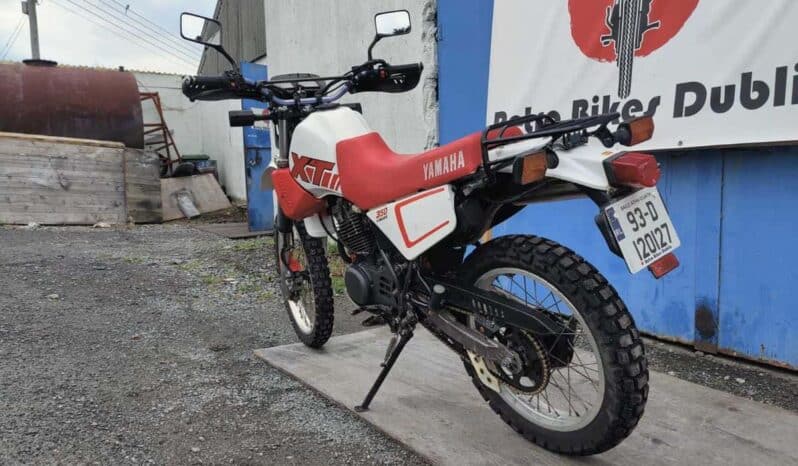 
								1993 Yamaha XT350 full									